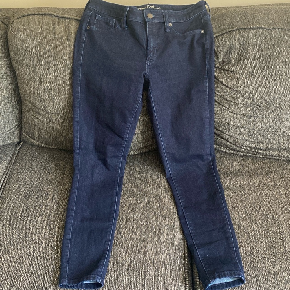 Universal Thread Jegging